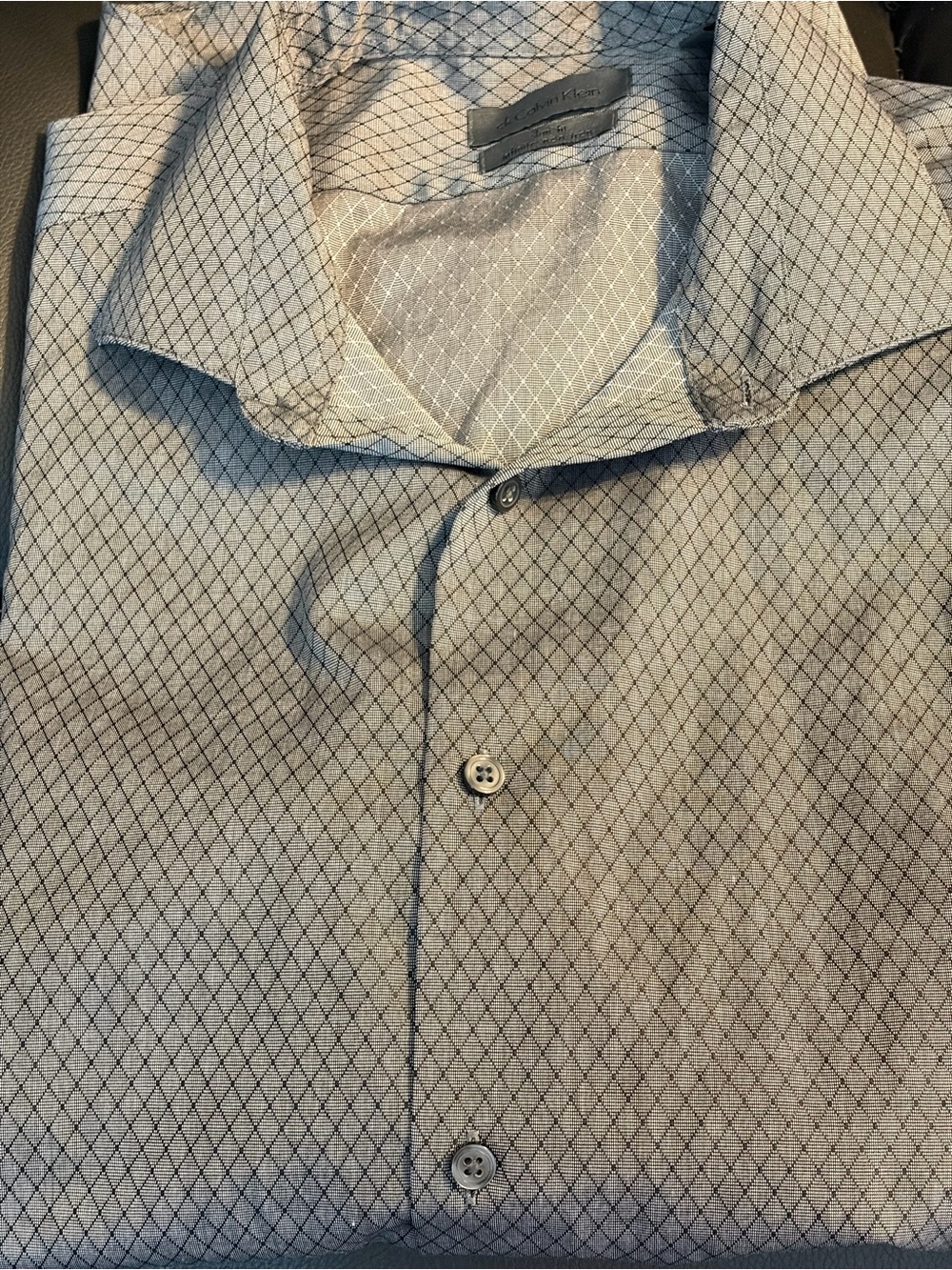 Banana Republic Men's Dress Shirt in Light Gray with Diamond Micro-Print